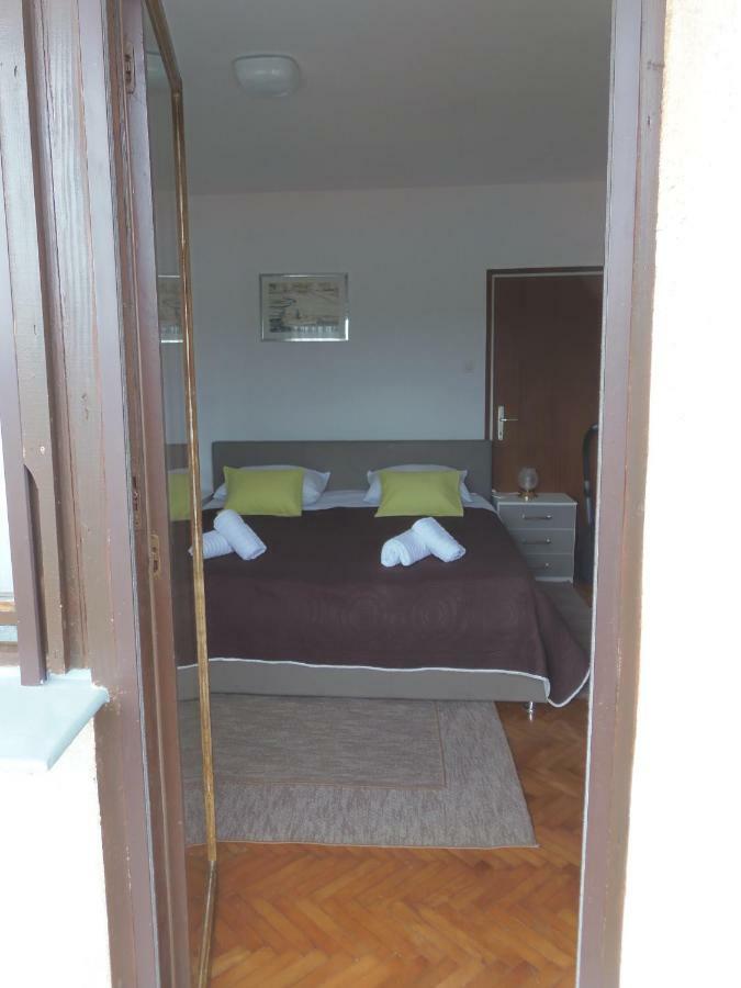 Apartments Branko Veli Rat Exterior photo